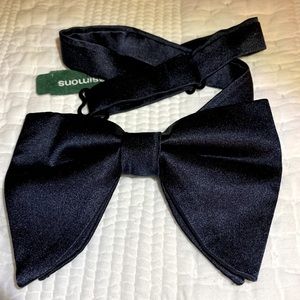 100% Silk Bow Tie Navy from Simons BNWT